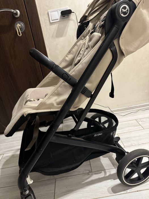 Прогулянкова коляска Cybex beezy Almond Beige