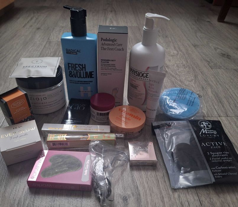 Zestaw kosmetyków i akcesoriów różnych marek nowe