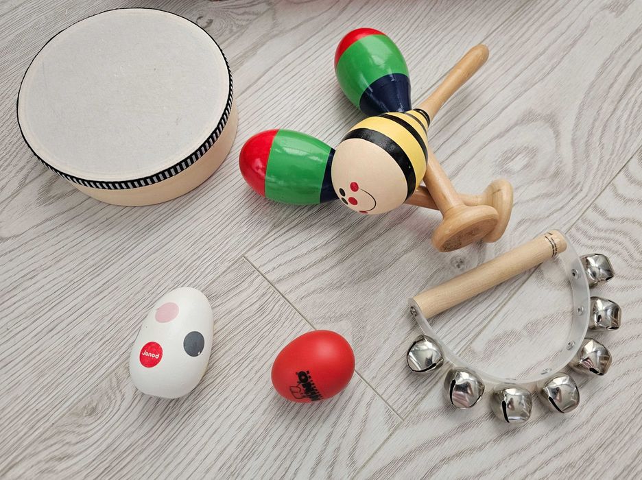 Instrumenty HaPe: cymbałki, kastaniety, tamburyn