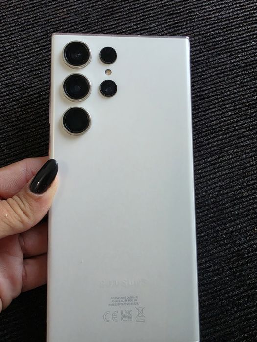Samsung S23 Ultra Branco e Lilás