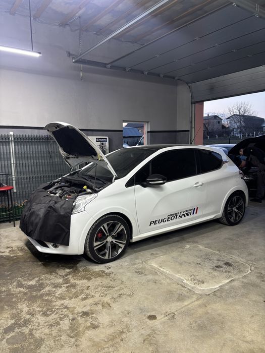 Peugeot 208 GTI 2013