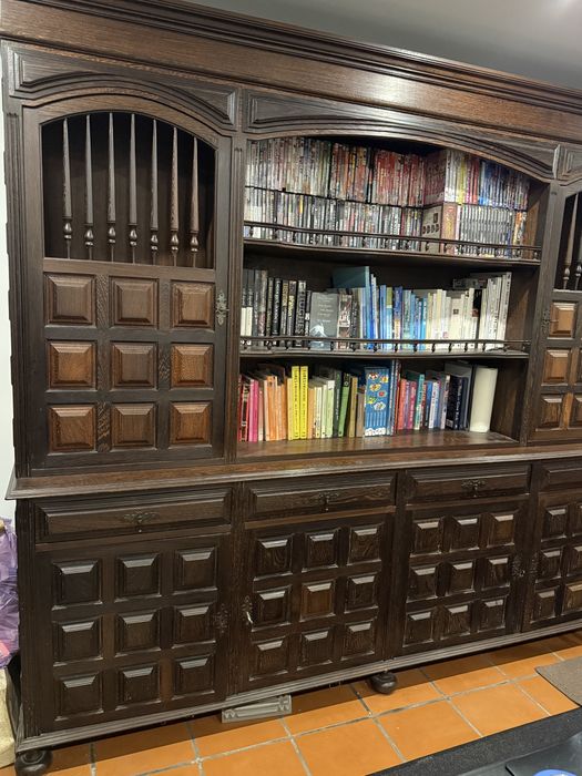 Móvel de sala / estante em madeira (antigo)