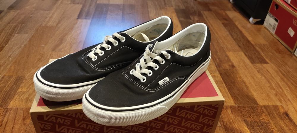 Używane płócienne trampki Vans era czarne 44,5