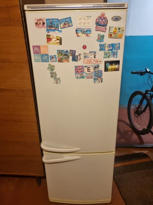 Холодильник атлант (на деталі)