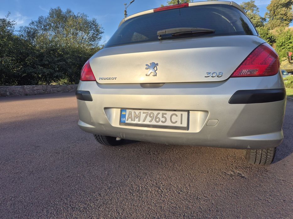 Автомобіль Peugeot 308 / 2010 року / дизель 1.6