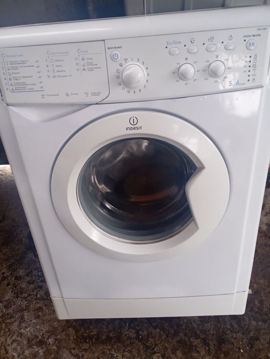 Продам стиральную машину Indesit