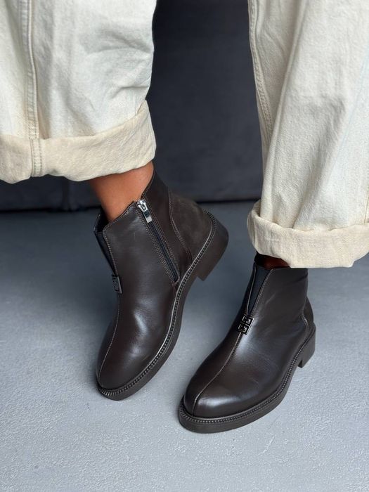 Взуття жіноче . Нове.