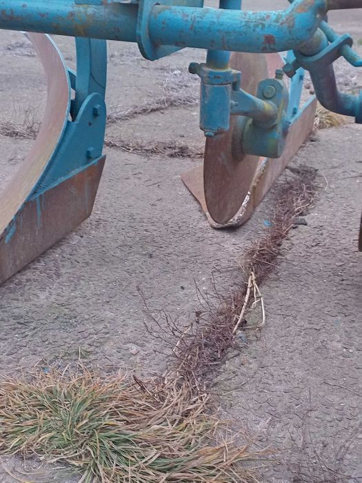 Плуг двокорпусний Fiskars такий як lemken,kverneland,overum
