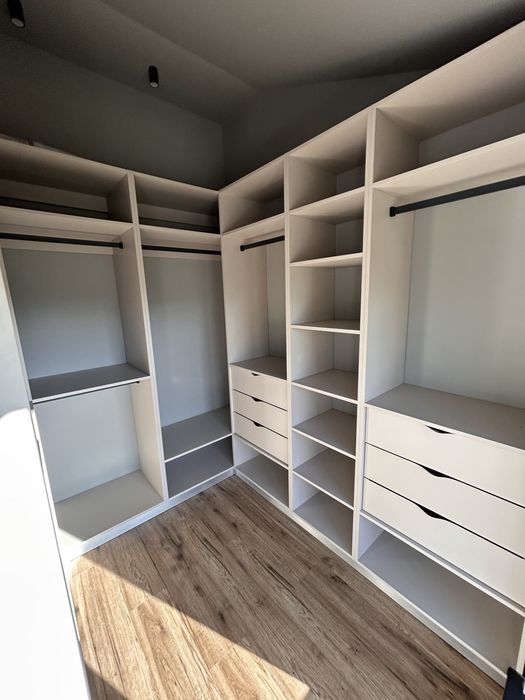 Будинок з ремонтом і меблями