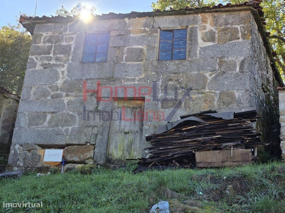 Moradia para reconstrução em Rossão