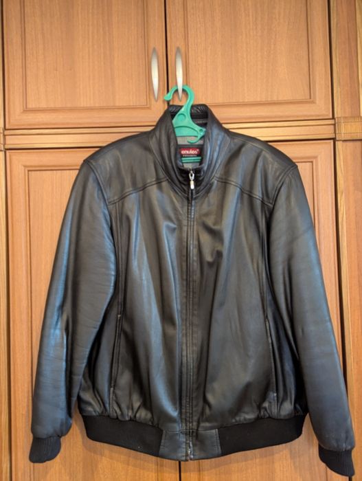 Чоловіча натуральна шкіряна куртка (50розмір). Нова.