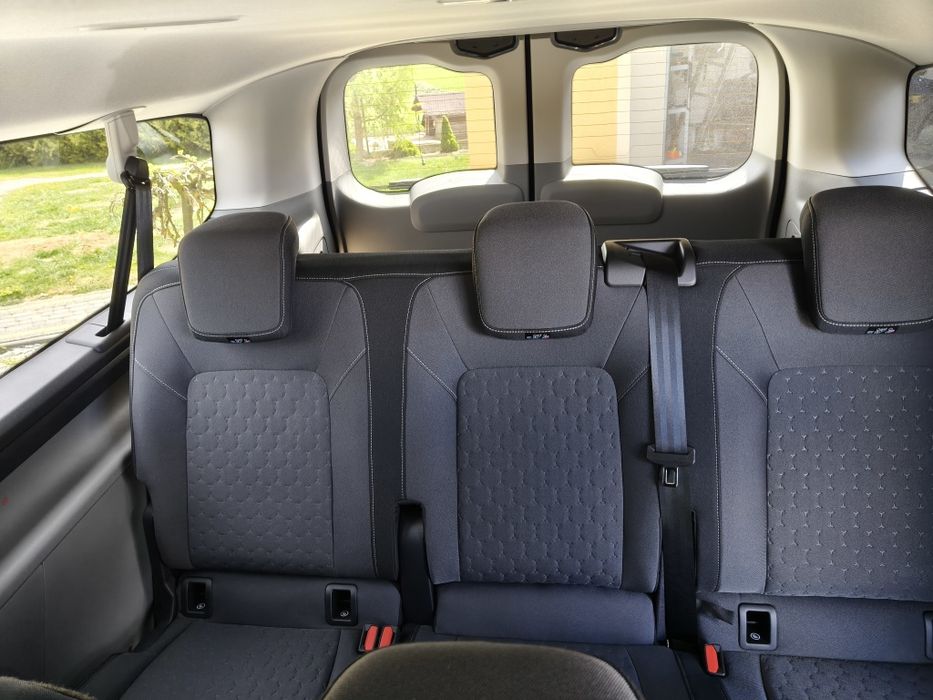 Wynajem auta Ford Transit Costum 9 osób nie trafic bus