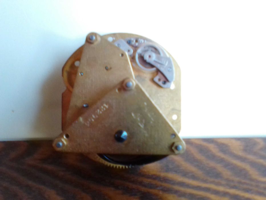 Механизм для настенных (настольных) часов «МАЯК». Обслужен, рабочий.