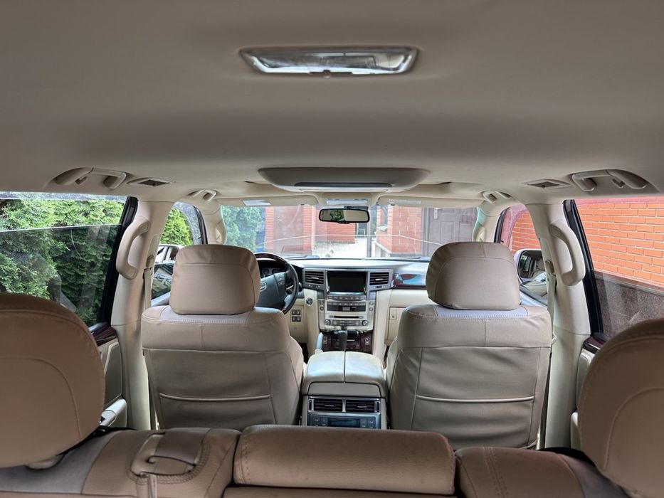 Продам LEXUS LX570 2011