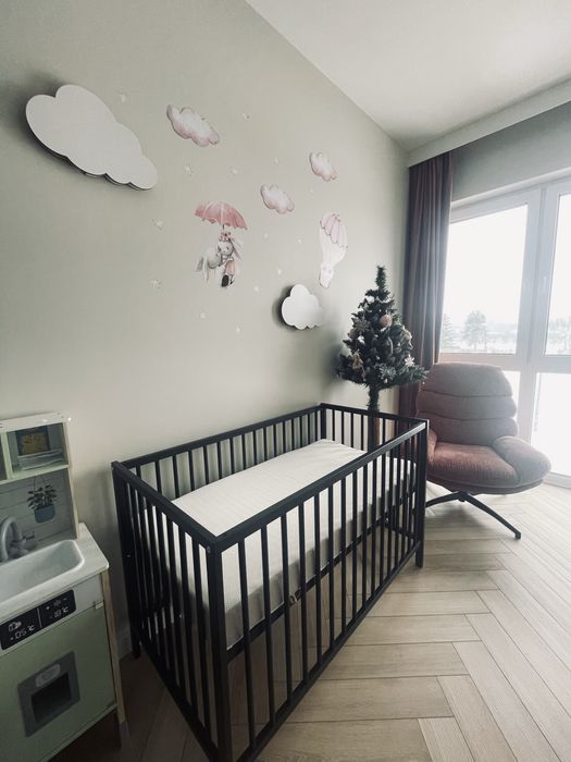 Czarne łóżeczko dla dziecka - stan idealny