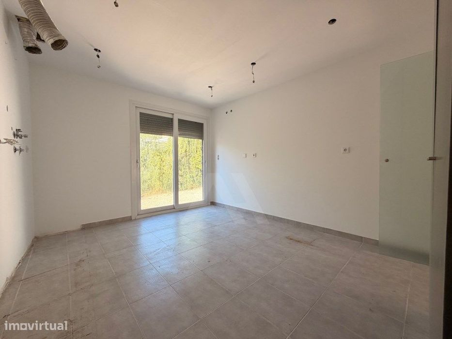 Moradia T4 em Mina de Água, Amadora