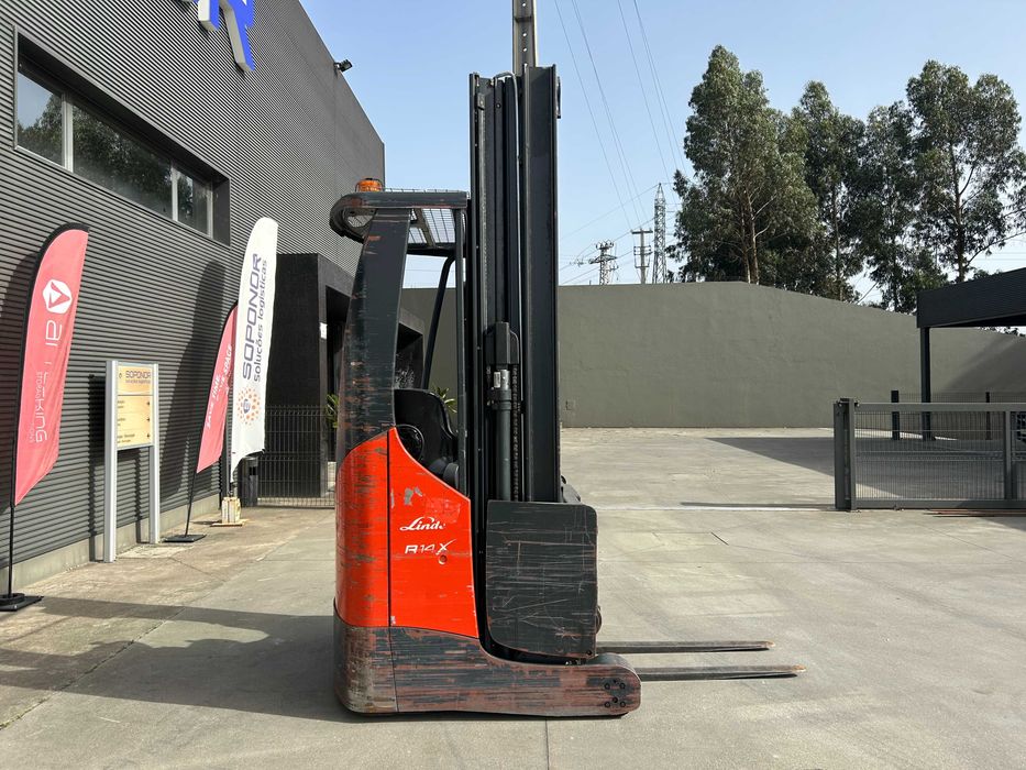 Empilhador Retrátil Linde R14X 1400 Kgs