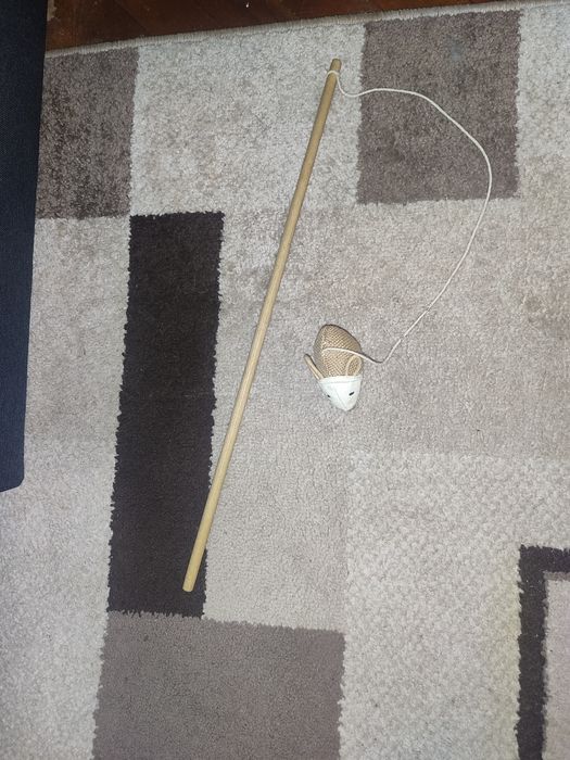 Продам игрушку для кошек .