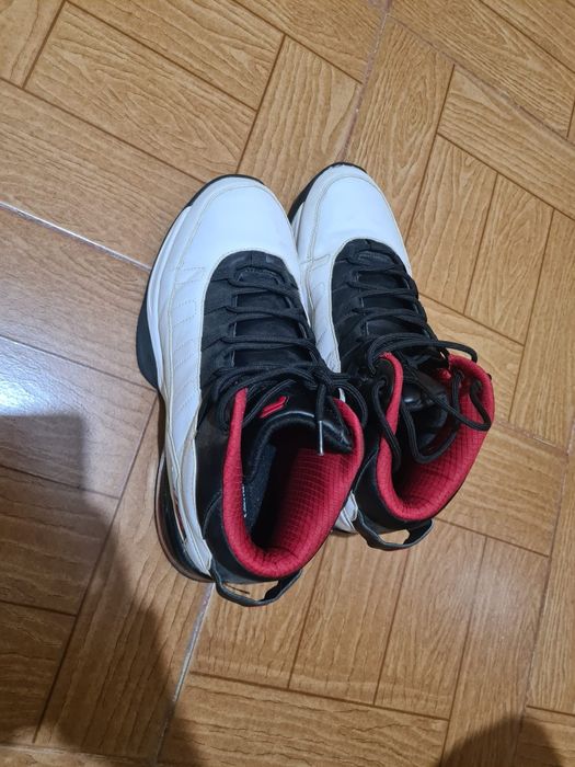 Botas Fila de Basquete

Vendo botas da mar