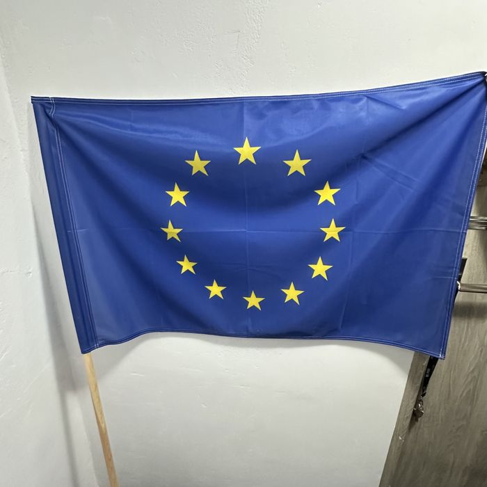 Flaga Unii Europejskiej z kijem 110x70 12 sztuk