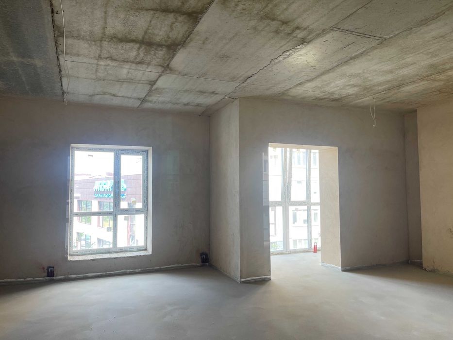 Комерція в ЖК "GRAND Липини". Зданий будинок.