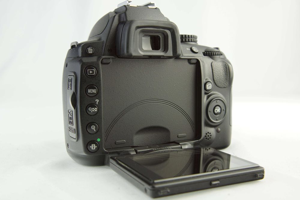 Aparat NIKON D5000 12.3Mpx Body 8.927 zdjęć BOX + 16GB # Gwarancja FV