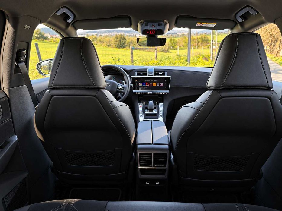 DS7 Crossback E-Tense Performance Line