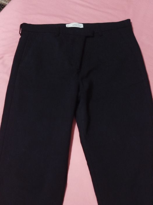 Czarne eleganckie spodnie przed kostkę Mng L 40