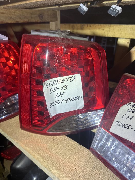 Фонарь задний правый левый KIA Sorento 2009-2013 г Цена разная галоген