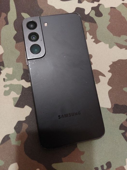 Samsung s 22 128gb в доброму стані. Цікавить обмін на інший телефон, розгяну варіанти зі своєю дп)