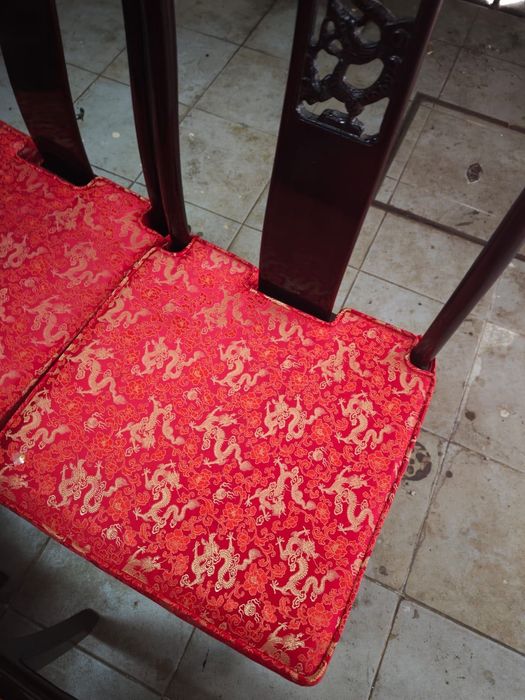 Mesa de Jantar Extensível e 6 Cadeiras em Pau-Rosa