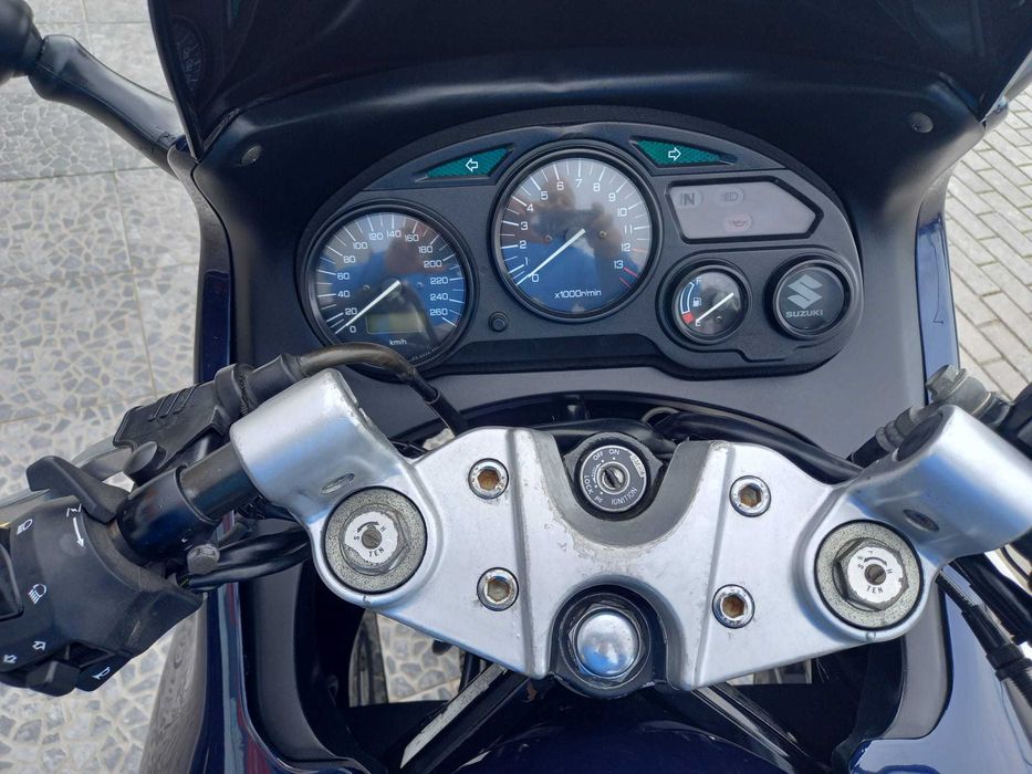 Suzuki GSX-750F 35cvs