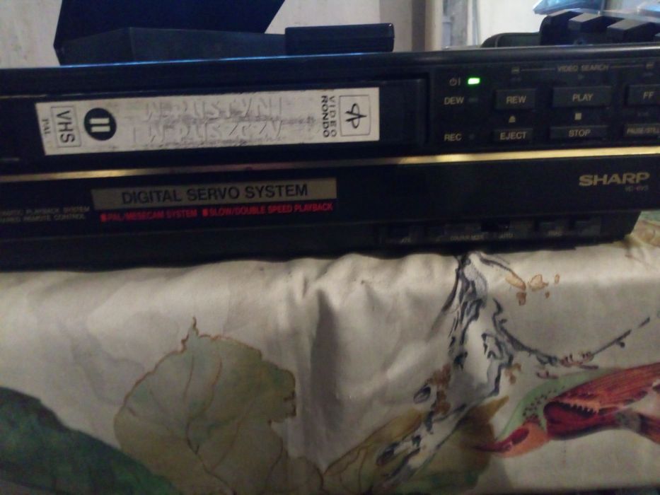 Magnetowid Sharp VC-6V30P VHS HQ + pilot – do przeglądu