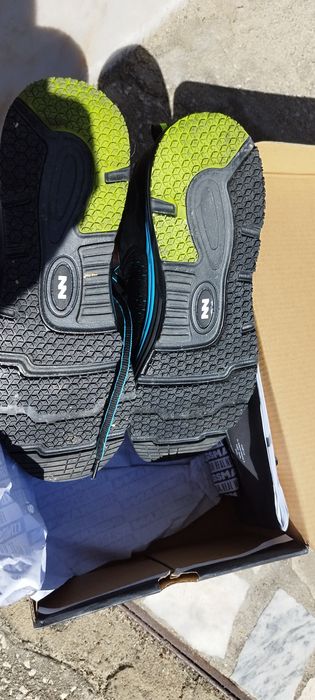 Vendo sapatos de biqueira de aço