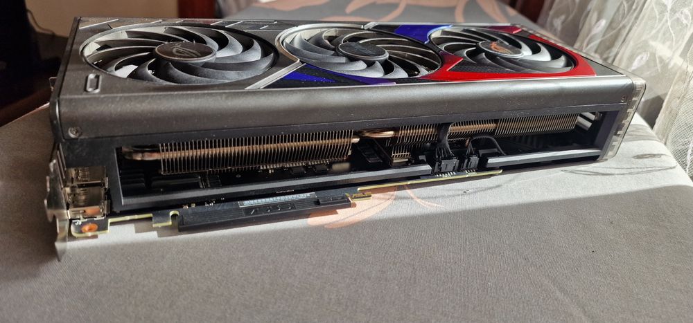 RTX 4070 Ti Asus ROG Strix 12gb