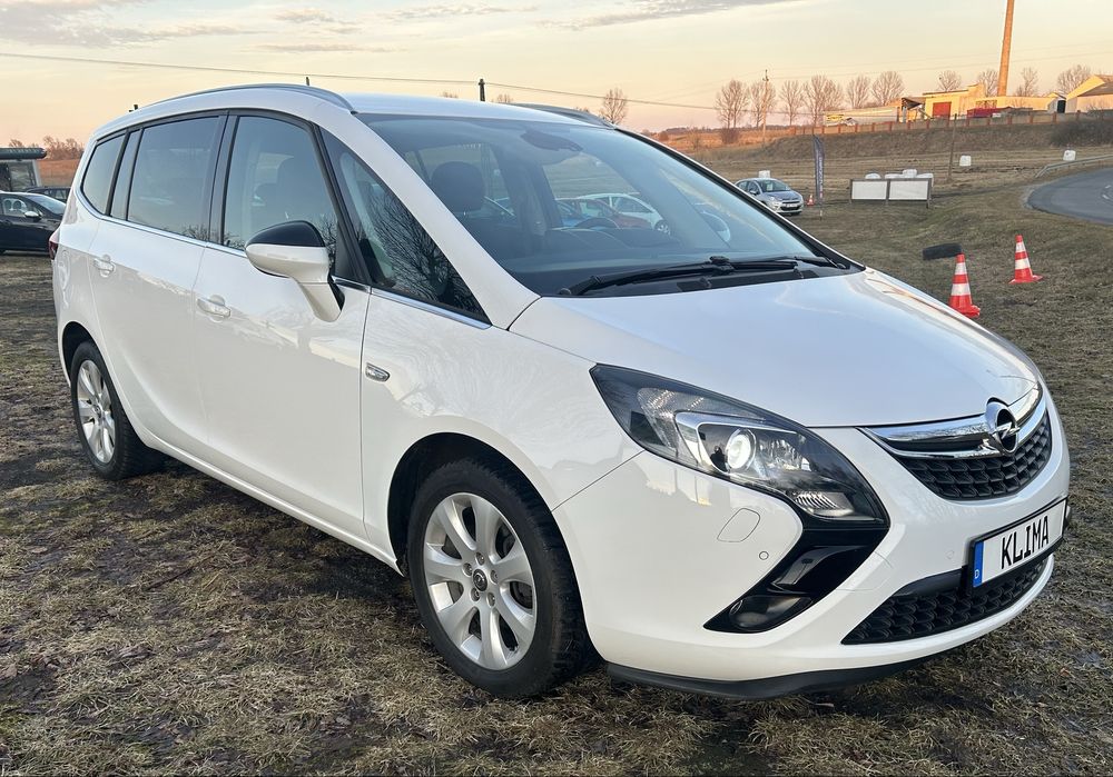 Opel Zafira C  1,4 Turbo Rok 2016