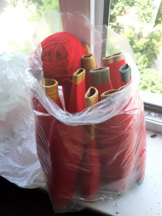 Продам шерстянные нитки.