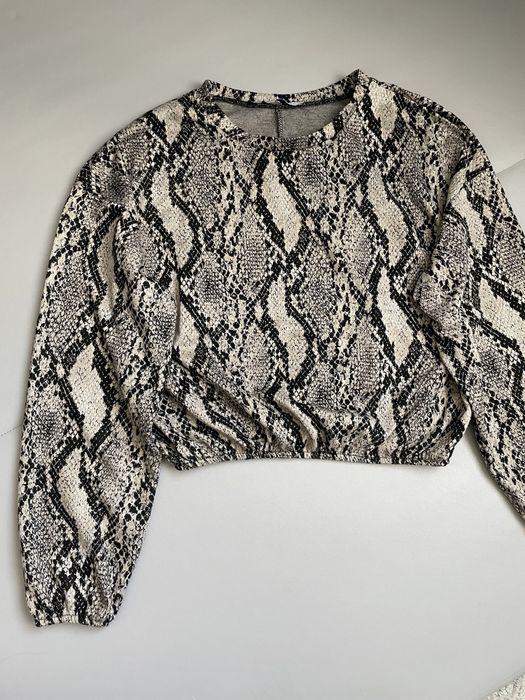 Светер укорочений