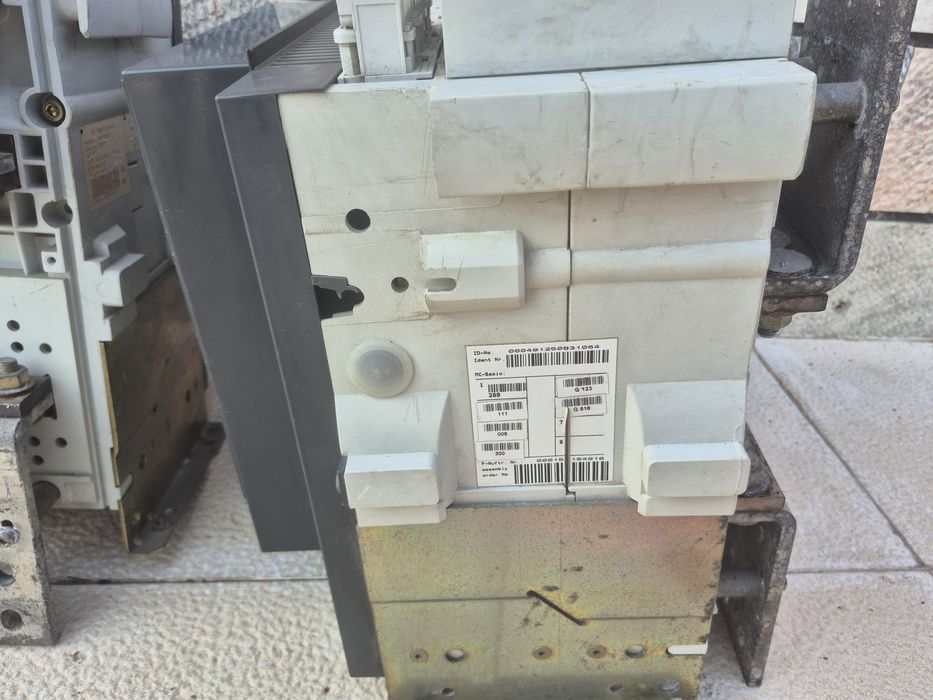 3 Disjuntores Siemens WL1250H 1250A com ETU15B – NOVOS