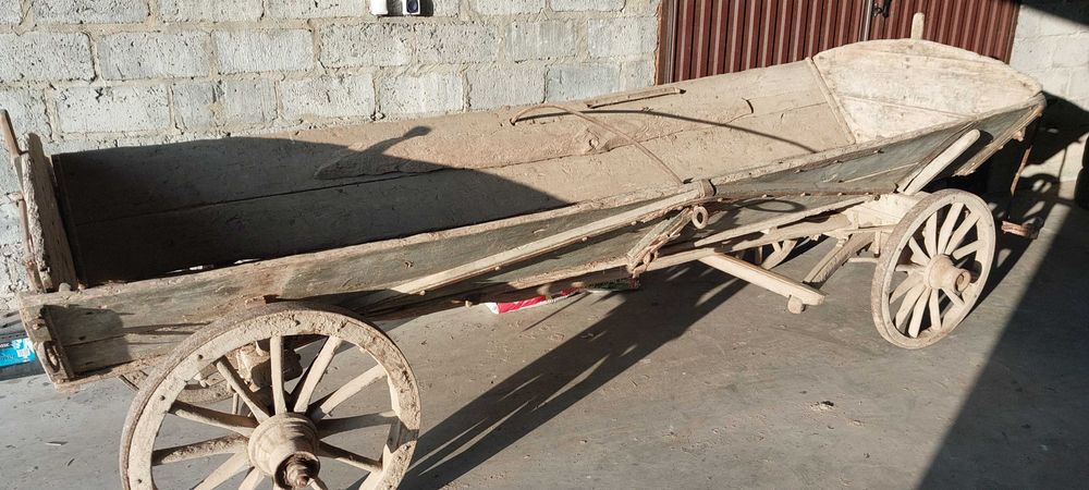Drewniany wóz konny