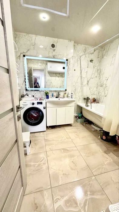 Продам 2к квартиру в самом центре Залютино