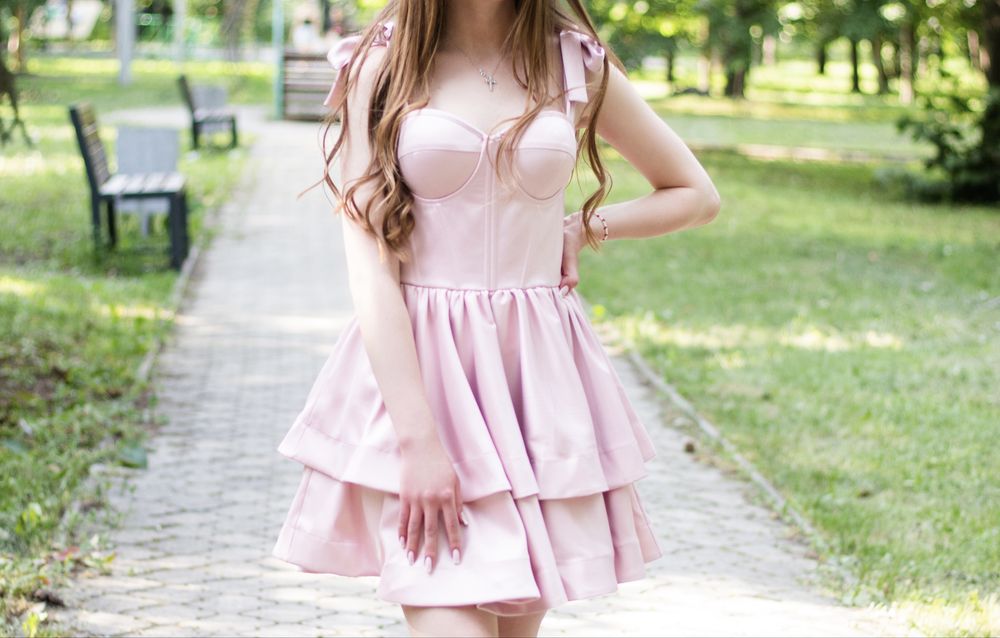 Корсетна сукня атласна пудрова