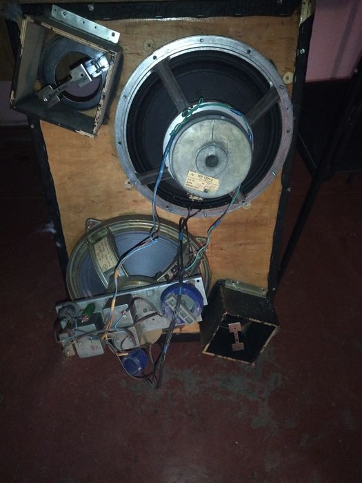 Колонки  у судовому стані готові до обміну на телефон айфон