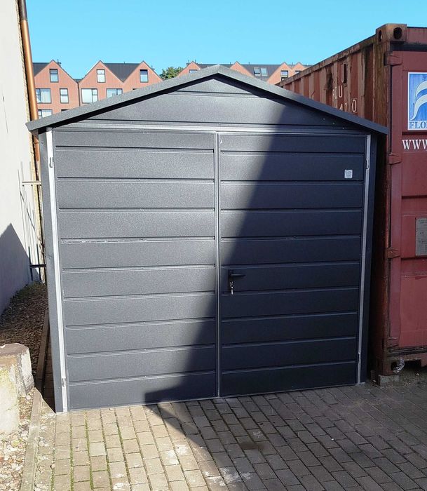 Domek Schowek z Bramą i WIatką