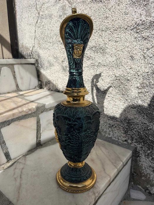 Jarra de bronze.