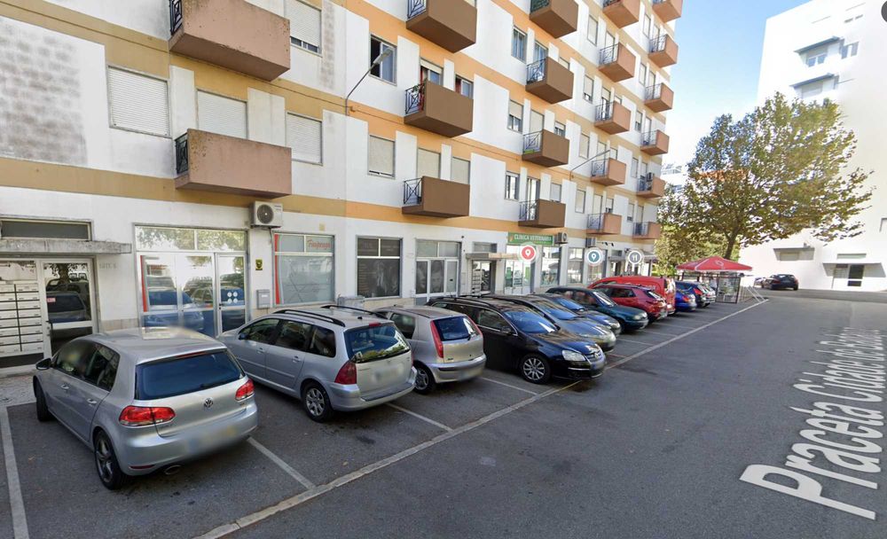 Arrendamento | Espaço comercial de 55 m² – Zona nobre de Santarém