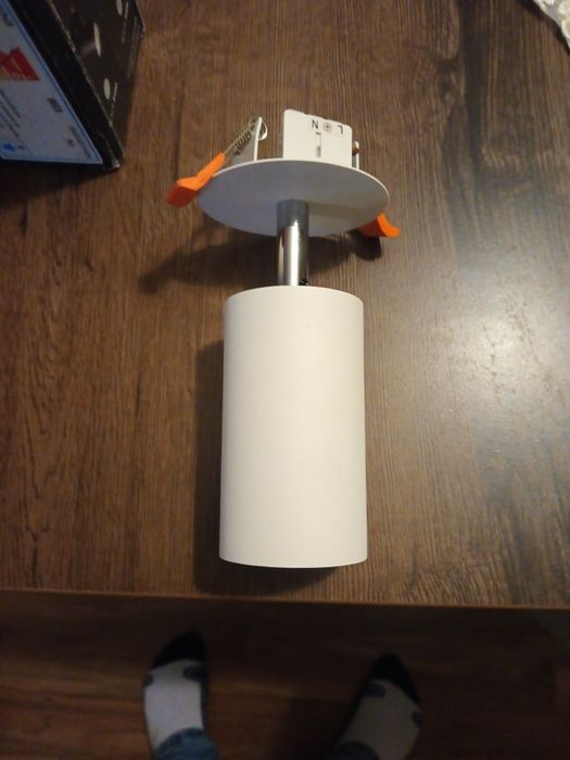 Oprawa halogenow