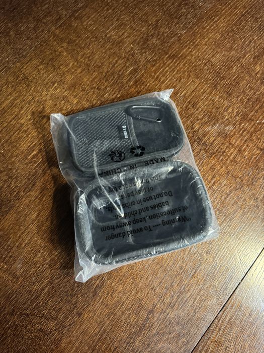 etui marki Yinke przeznaczone do przenoszenia głośnika przenośnego JBL