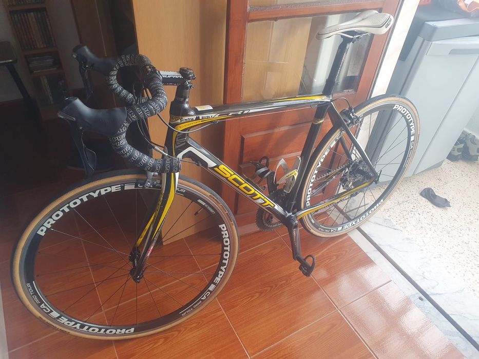 Bicicleta de estrada em carbono