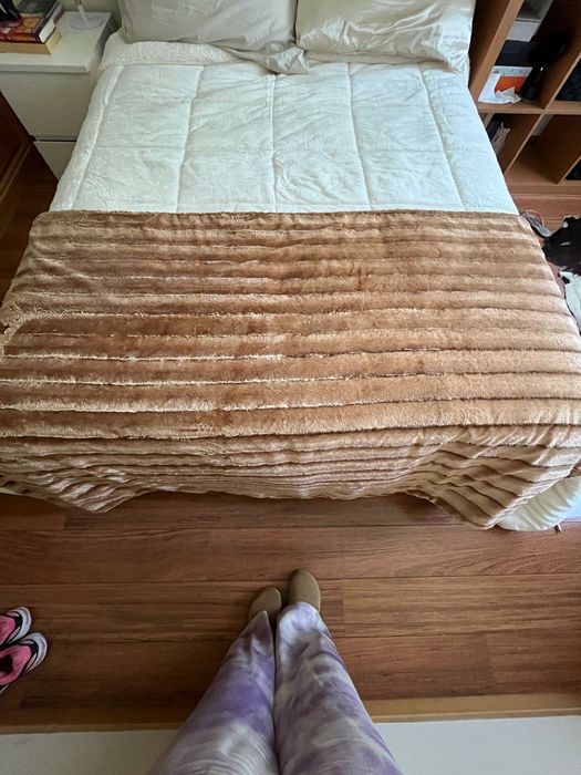 Manta tapa-pés decorativa